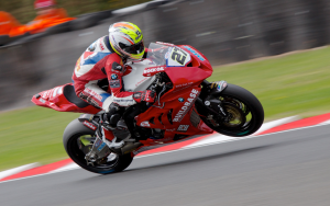 Cómo preparar tu coche para una carrera de Motorsport- Consejos esenciales